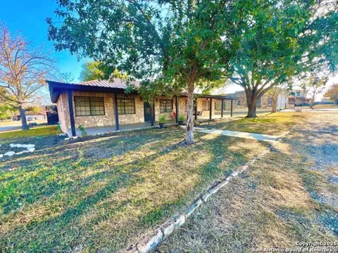 433 Fort Clark Rd