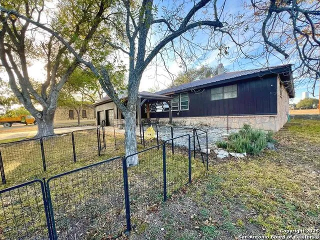 433 Fort Clark Rd Brackettville, TX 78832