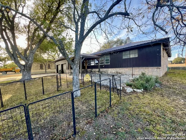 433 Fort Clark Rd Brackettville, TX 78832