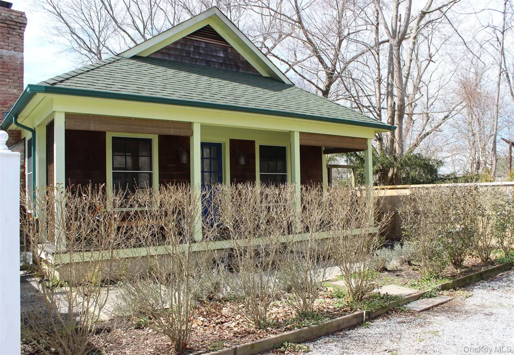 21 Sea Road Southampton, NY 11968
