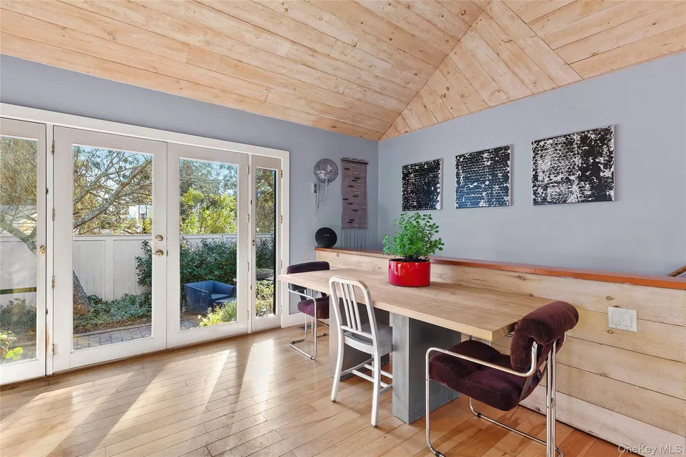21 Sea Road Southampton, NY 11968