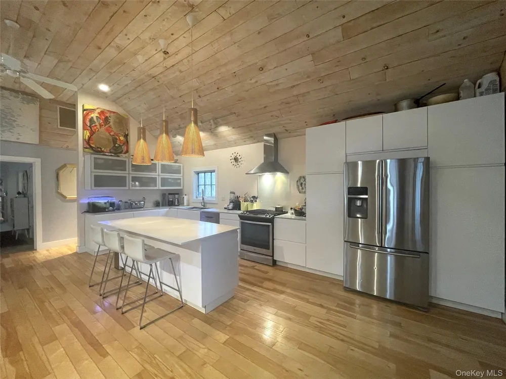21 Sea Road Southampton, NY 11968