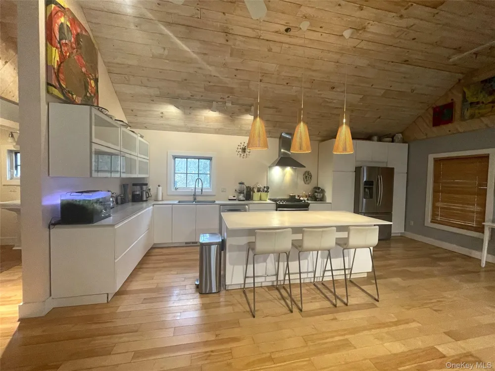 21 Sea Road Southampton, NY 11968