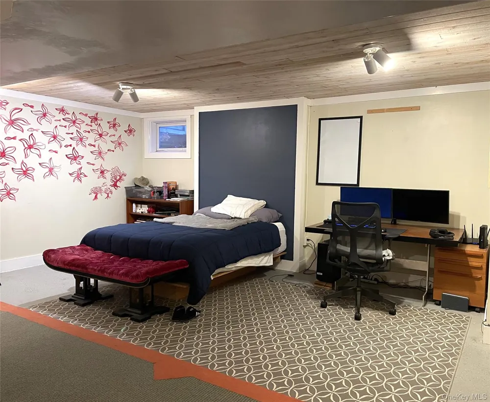 21 Sea Road Southampton, NY 11968
