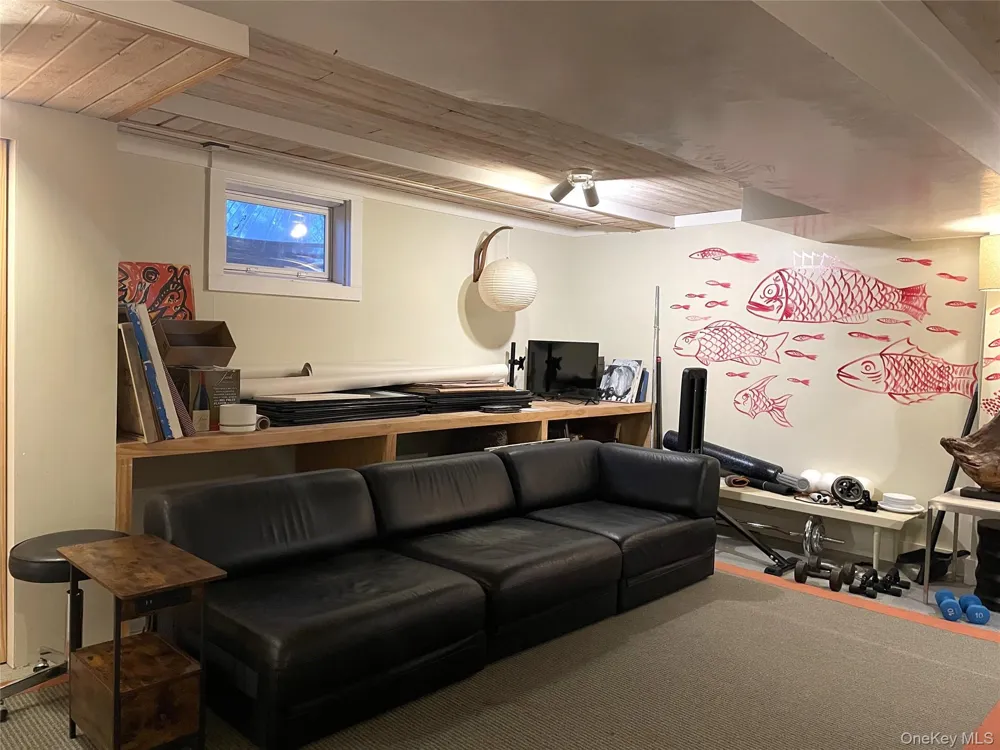 21 Sea Road Southampton, NY 11968