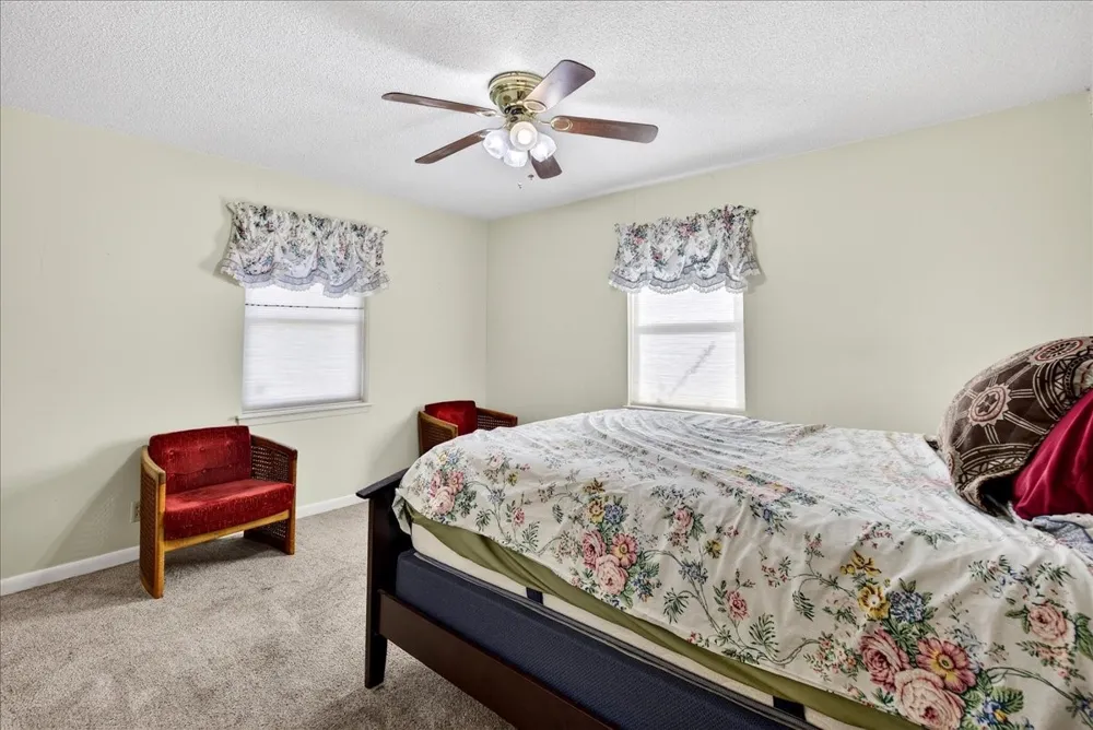 300 County Road 2100 Road Seven Points, TX 75143
