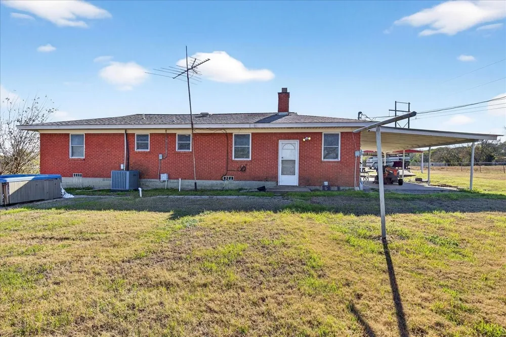 300 County Road 2100 Road Seven Points, TX 75143
