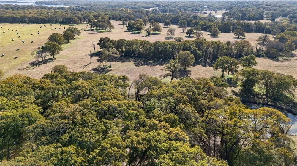 300 County Road 2100 Road Seven Points, TX 75143