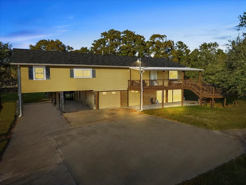 603 Shady Glen Drive Anahuac, TX 77514