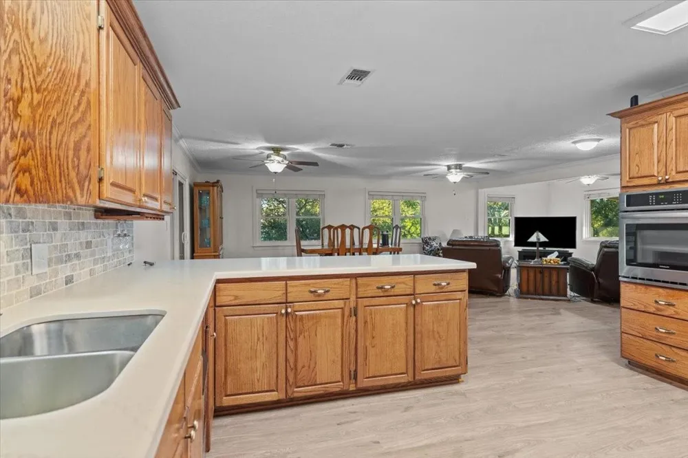 603 Shady Glen Drive Anahuac, TX 77514