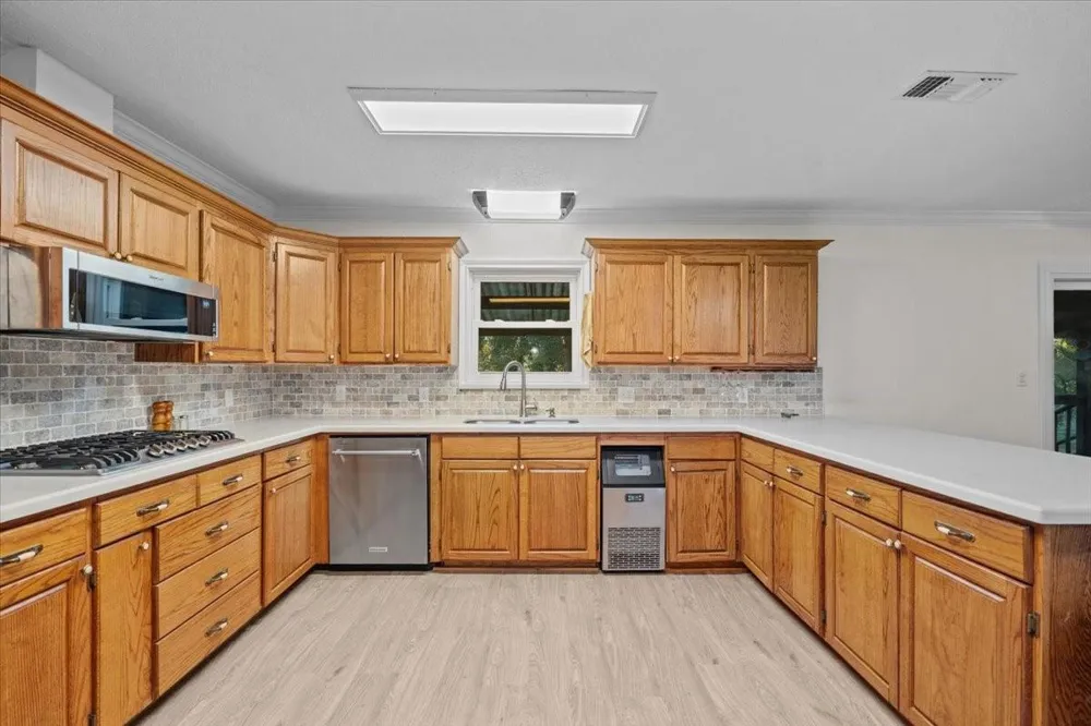 603 Shady Glen Drive Anahuac, TX 77514