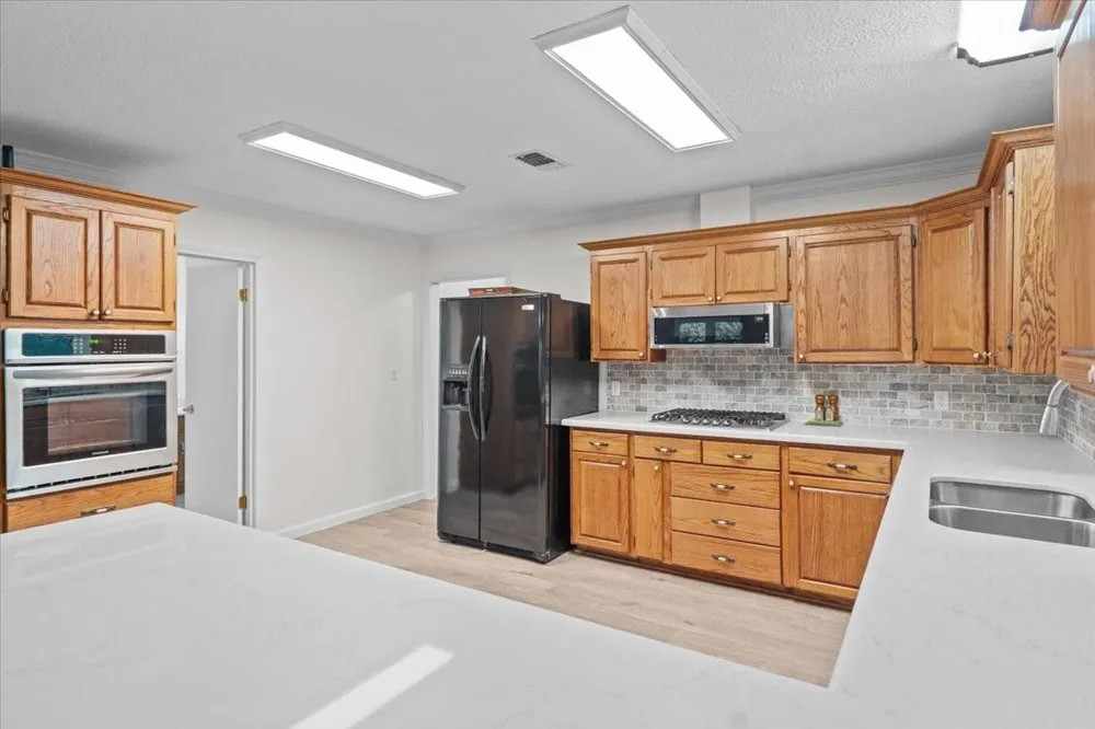 603 Shady Glen Drive Anahuac, TX 77514