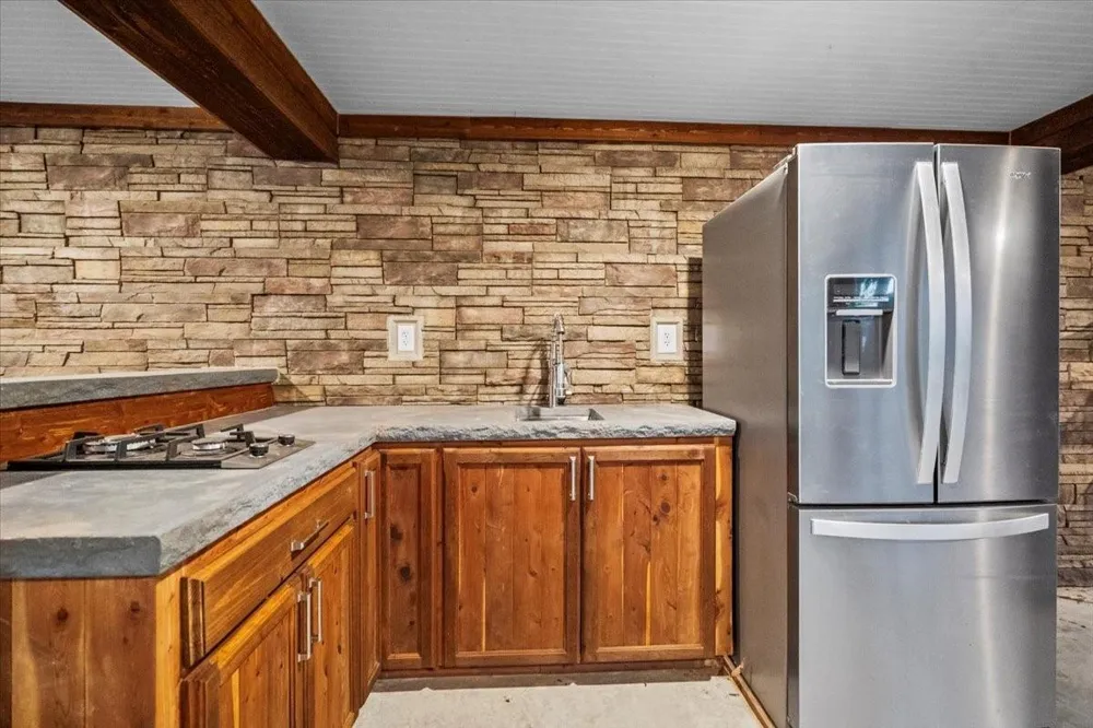 603 Shady Glen Drive Anahuac, TX 77514