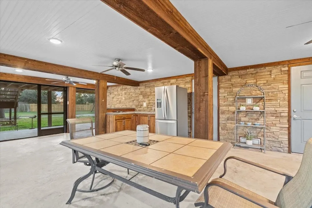 603 Shady Glen Drive Anahuac, TX 77514
