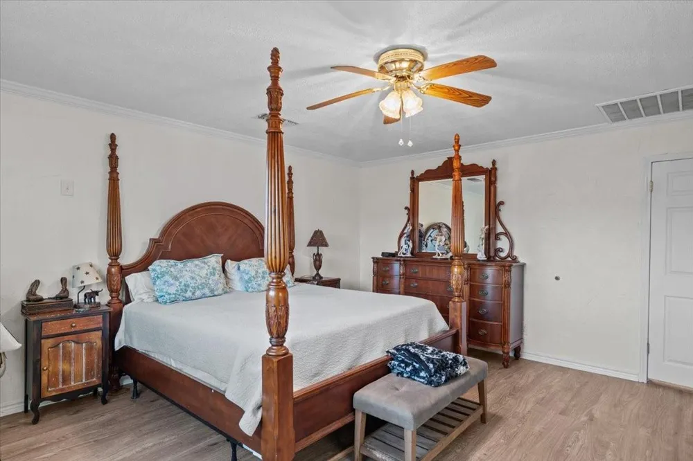 603 Shady Glen Drive Anahuac, TX 77514