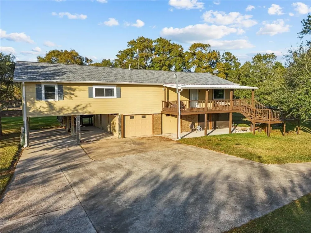 603 Shady Glen Drive Anahuac, TX 77514