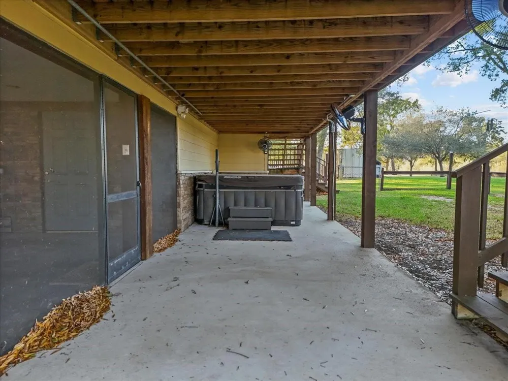 603 Shady Glen Drive Anahuac, TX 77514