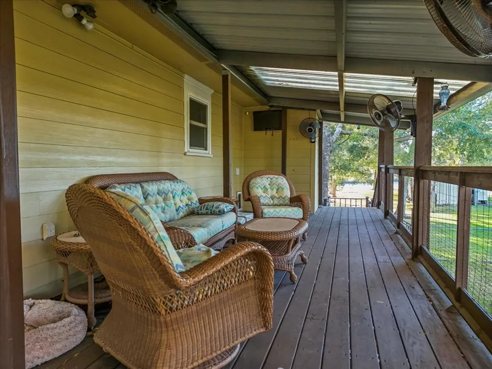 603 Shady Glen Drive Anahuac, TX 77514