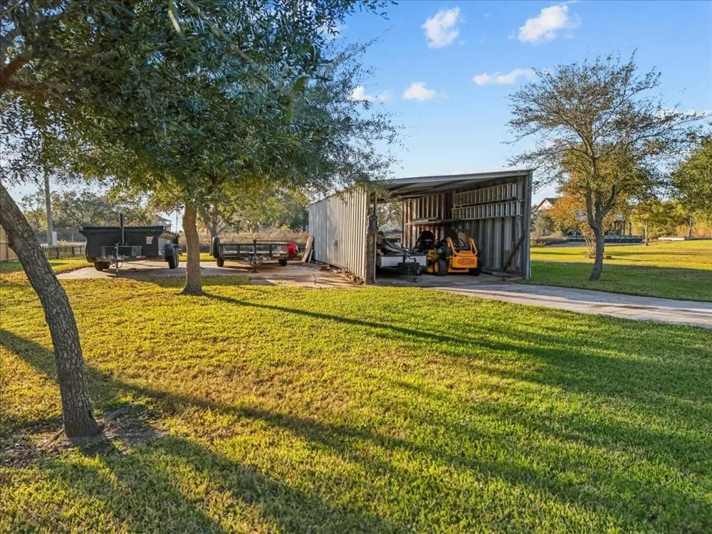 603 Shady Glen Drive Anahuac, TX 77514