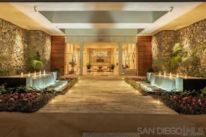 1720 Avenida Del Mundo #602 Coronado, CA 92118