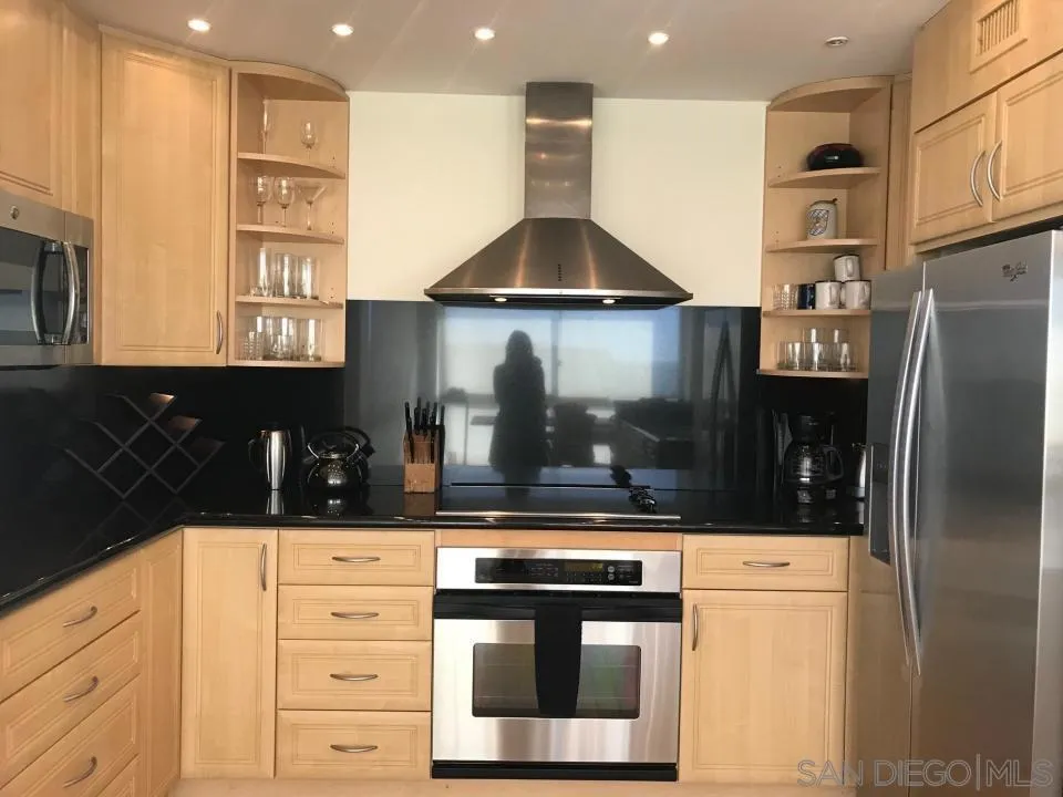 1720 Avenida Del Mundo #602 Coronado, CA 92118
