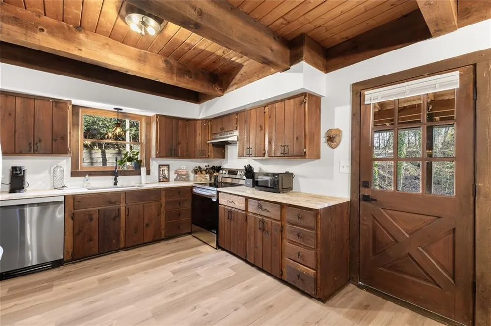 40 Kaceys Lane Helen, GA 30545