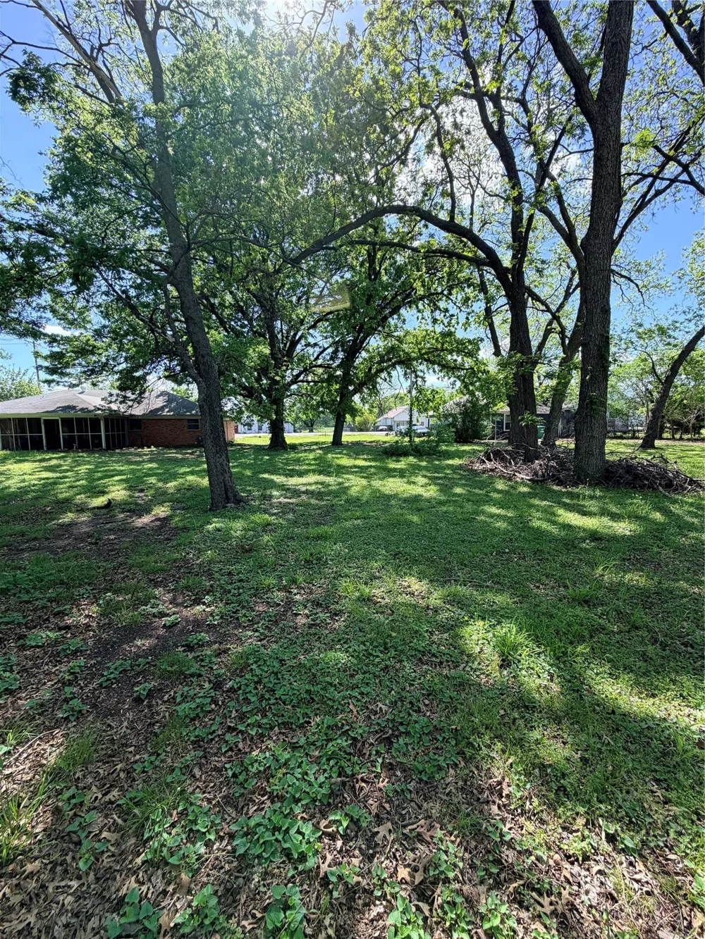 202 S Dallas Street Wilmer, TX 75172