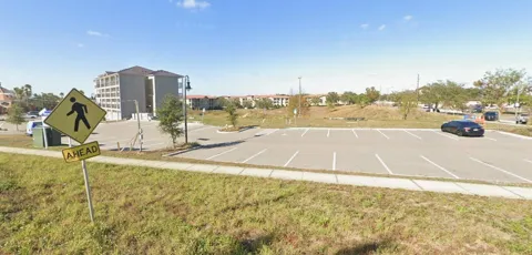 811 RETREAT BOULEVARD #101