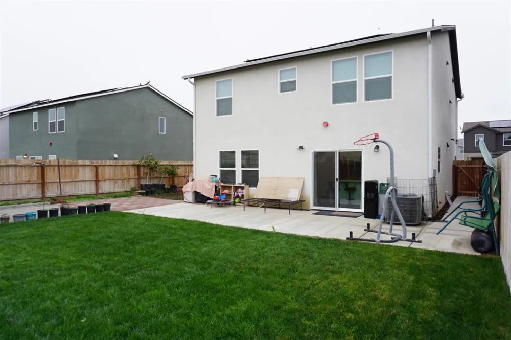 405 Greene Way Los Banos, CA 93635