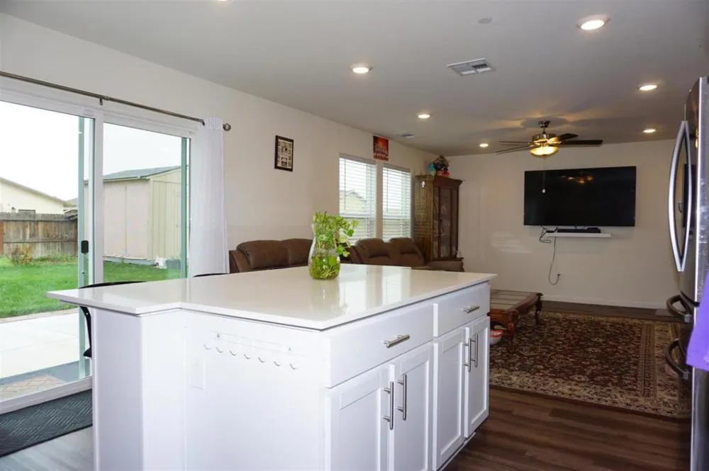 405 Greene Way Los Banos, CA 93635