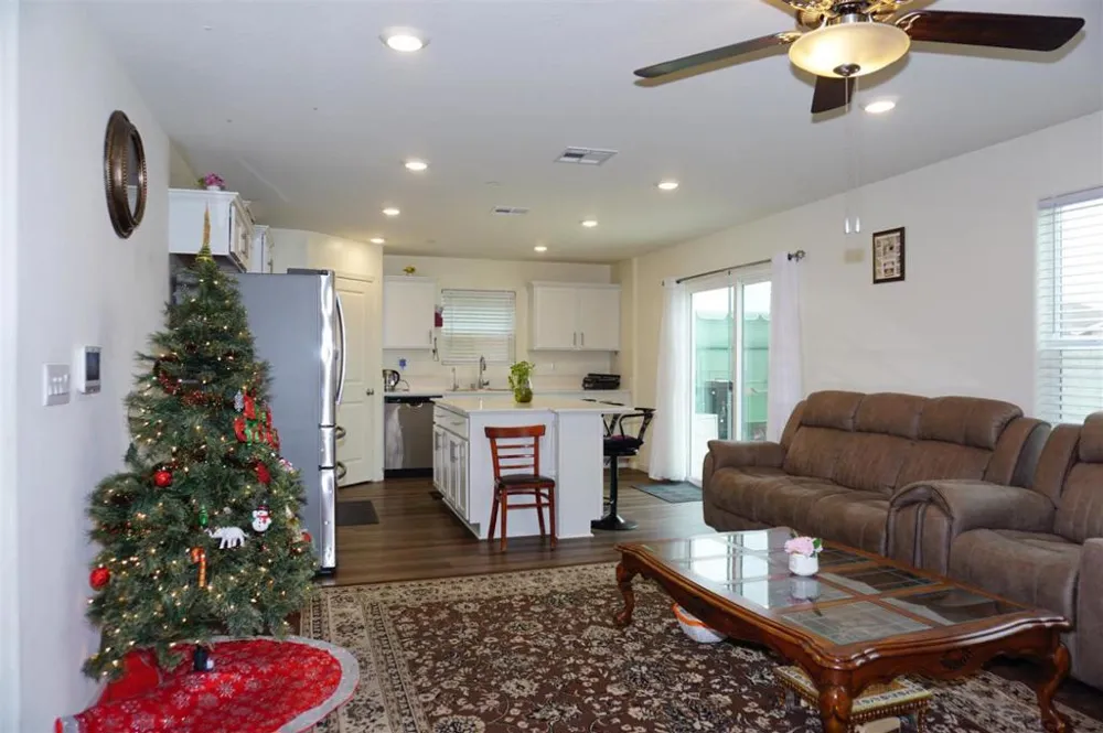405 Greene Way Los Banos, CA 93635