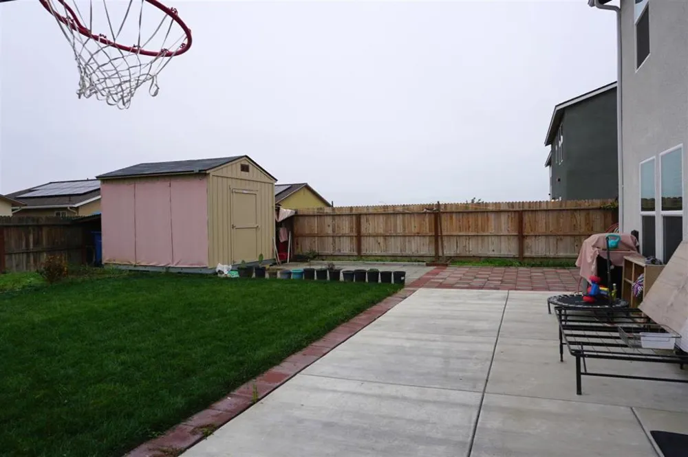 405 Greene Way Los Banos, CA 93635