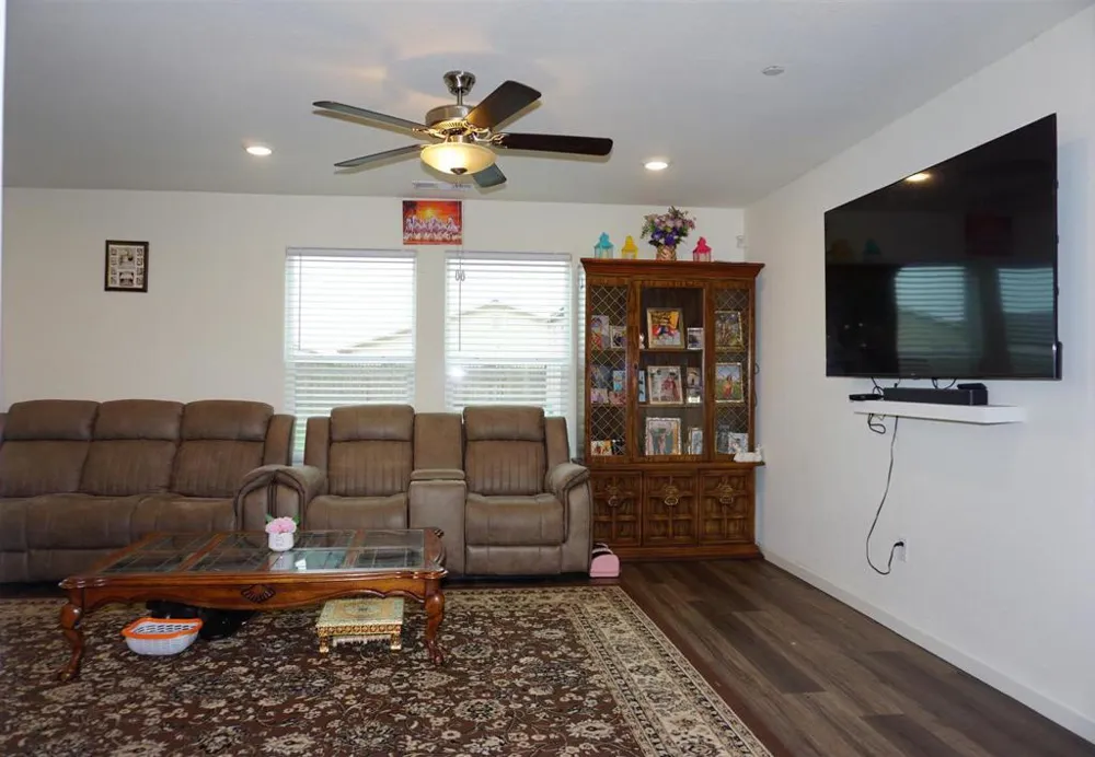 405 Greene Way Los Banos, CA 93635