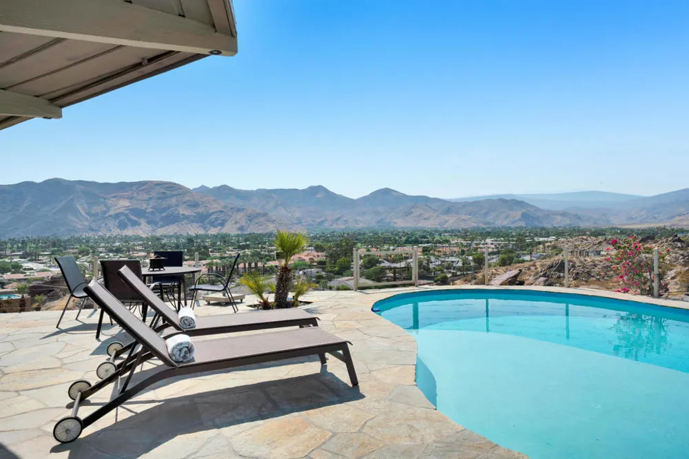 17 Cahuilla Hills Drive Palm Springs, CA 92264