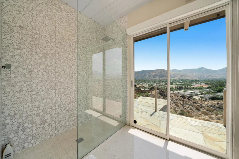 17 Cahuilla Hills Drive Palm Springs, CA 92264