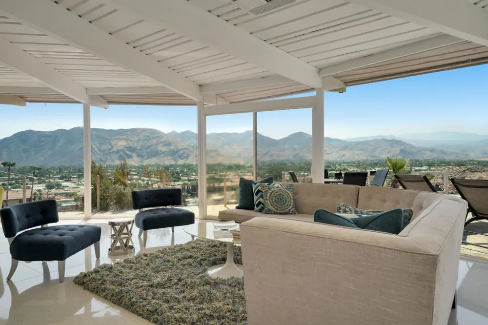 17 Cahuilla Hills Drive Palm Springs, CA 92264
