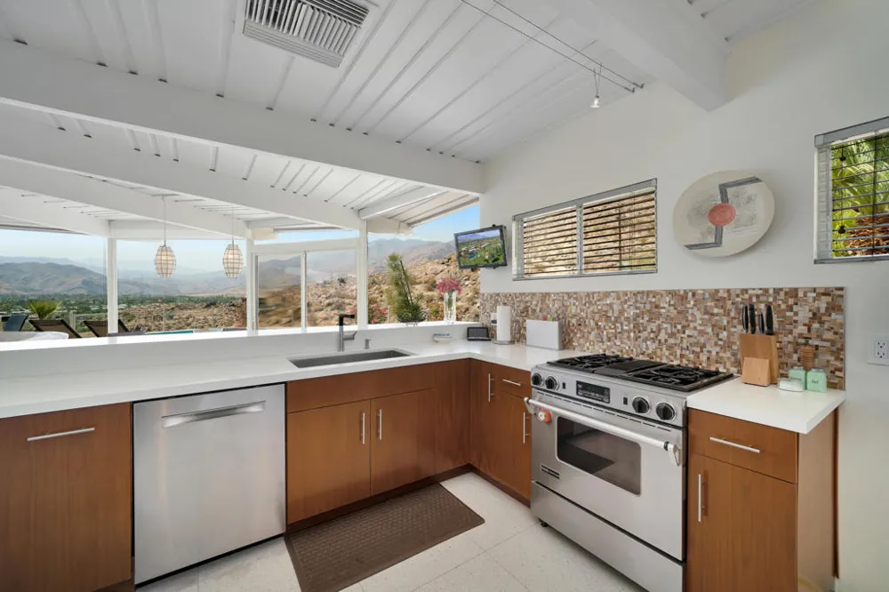 17 Cahuilla Hills Drive Palm Springs, CA 92264
