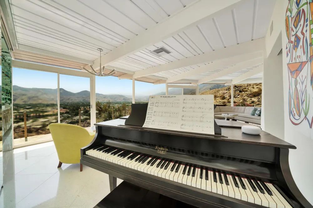 17 Cahuilla Hills Drive Palm Springs, CA 92264
