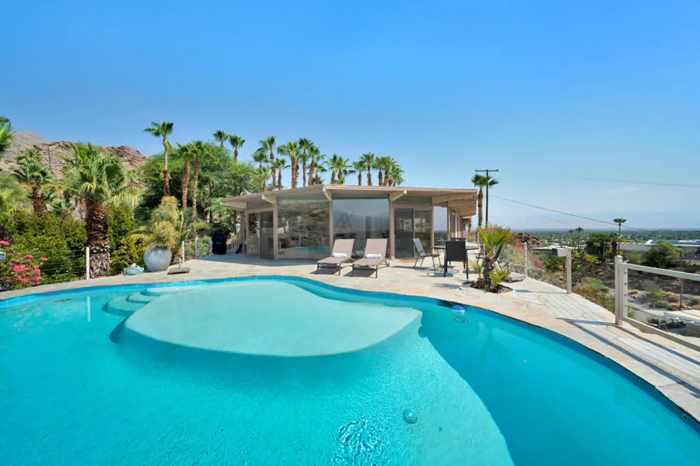 17 Cahuilla Hills Drive Palm Springs, CA 92264