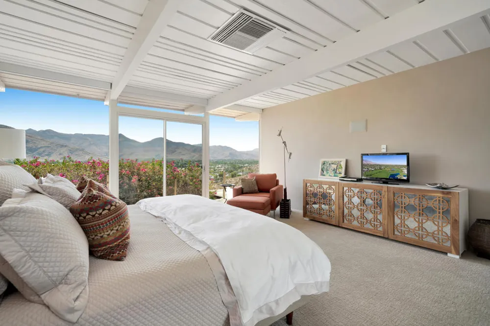 17 Cahuilla Hills Drive Palm Springs, CA 92264