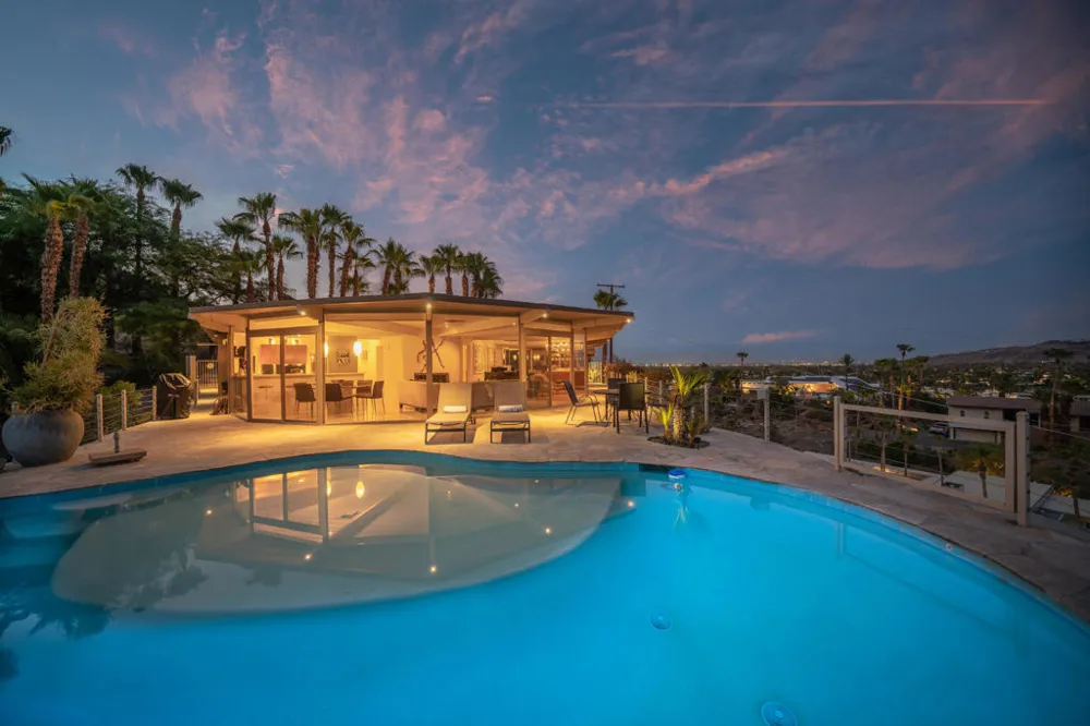 17 Cahuilla Hills Drive Palm Springs, CA 92264