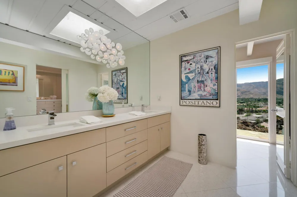 17 Cahuilla Hills Drive Palm Springs, CA 92264