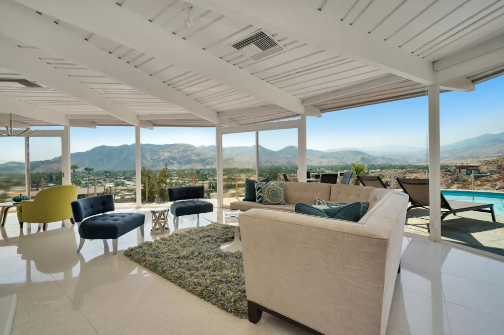 17 Cahuilla Hills Drive Palm Springs, CA 92264