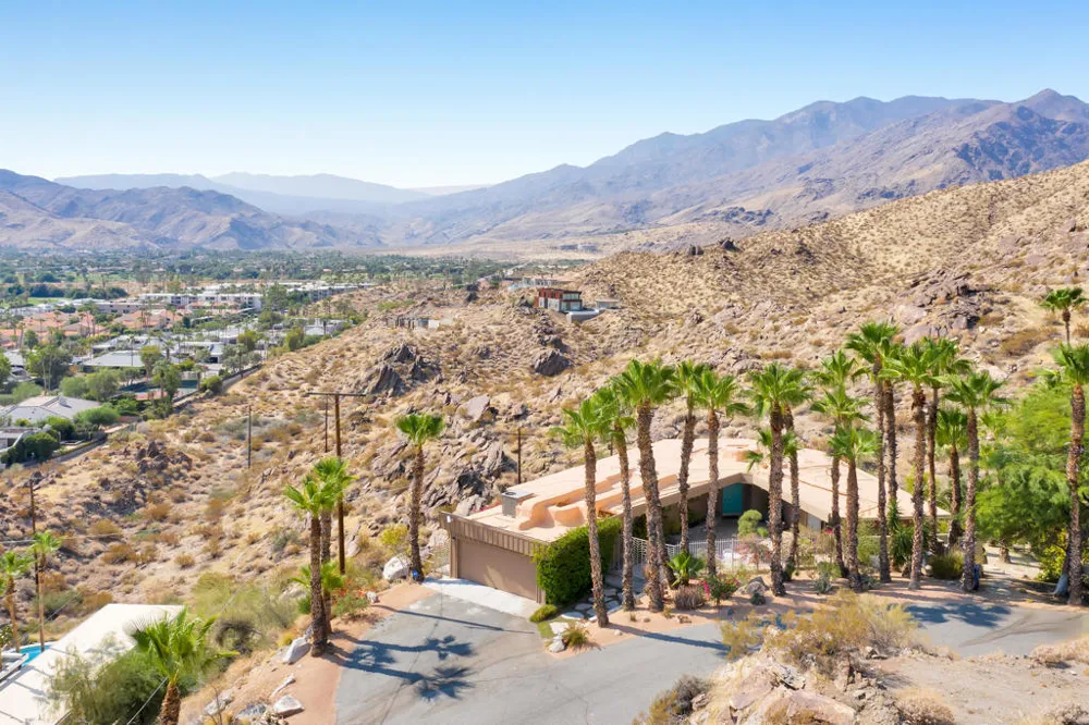 17 Cahuilla Hills Drive Palm Springs, CA 92264