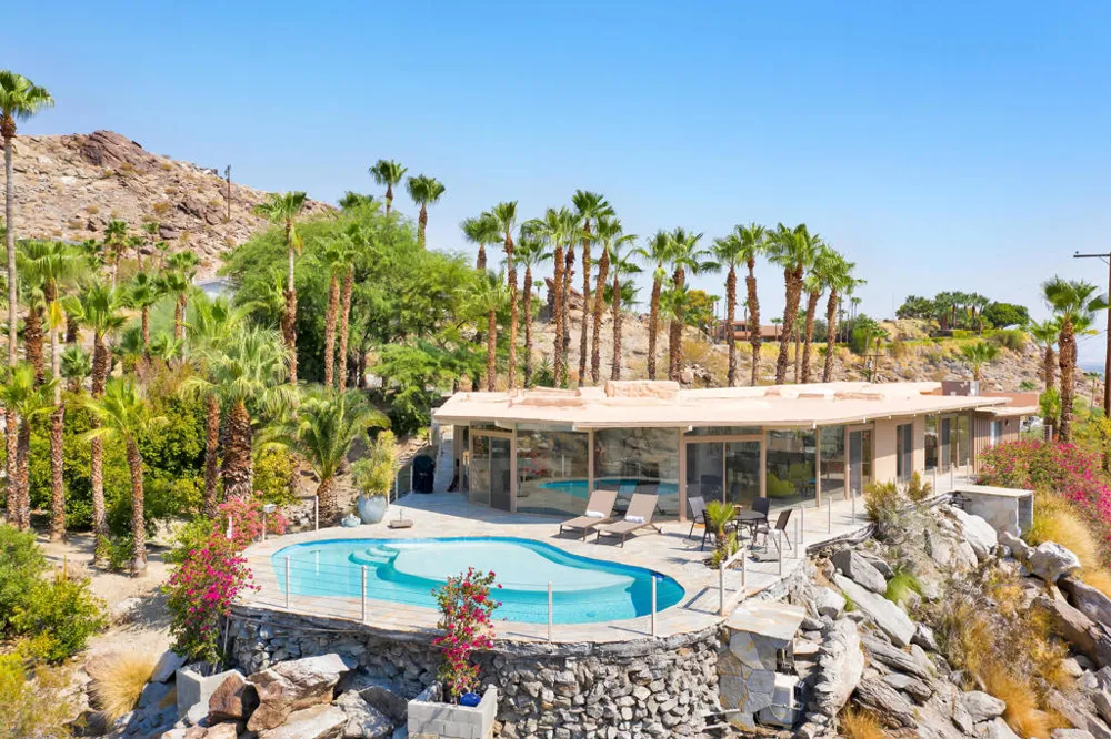 17 Cahuilla Hills Drive Palm Springs, CA 92264