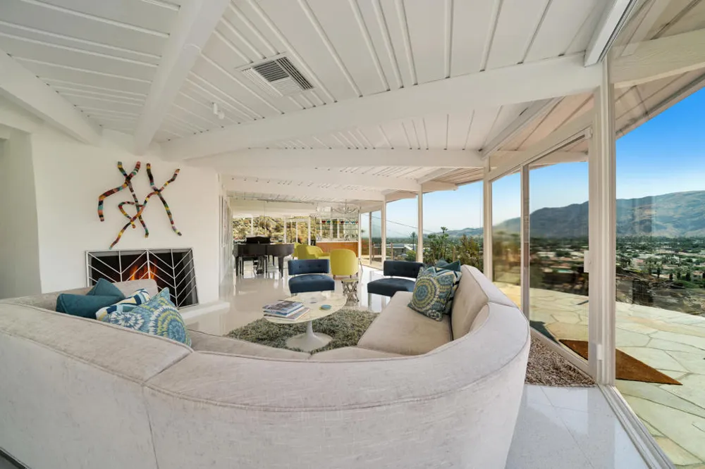 17 Cahuilla Hills Drive Palm Springs, CA 92264