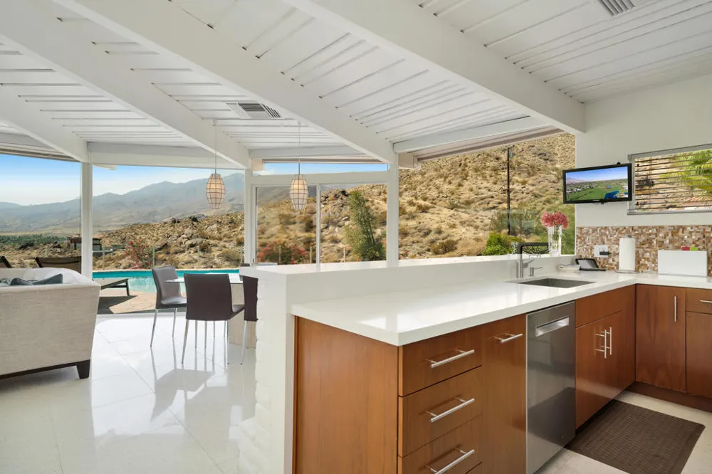 17 Cahuilla Hills Drive Palm Springs, CA 92264