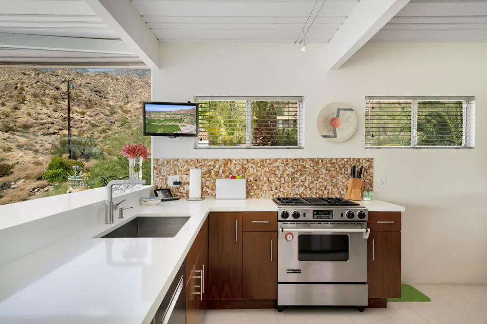 17 Cahuilla Hills Drive Palm Springs, CA 92264