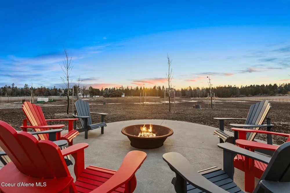 12399 Meadow Wood Lane Hayden, ID 83835