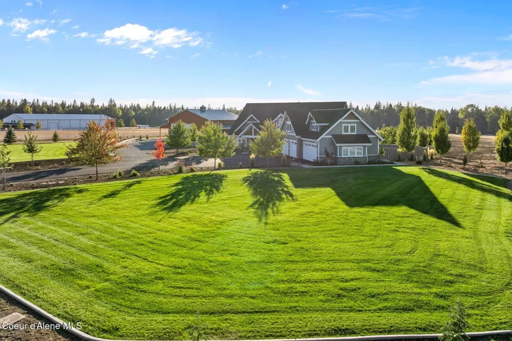 12399 Meadow Wood Lane Hayden, ID 83835